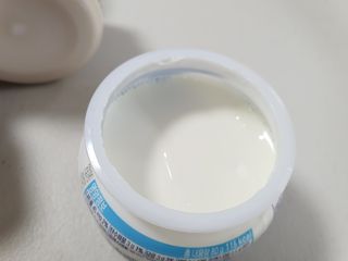 매일바이오 그릭요거트 오리지널 플레인 4개, 로스터리 커피믹스 4개 — 4.5점을 준 리뷰어가 2021년 12월 올린 사용 사진
