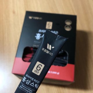 [푸름웰니스] 프리미엄 6년근 홍삼스틱 3mg x 100포 — 4.5점을 준 리뷰어가 2022년 4월 올린 사용 사진