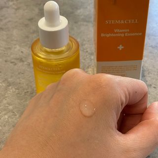 체르엠 스템앤셀 비타민 브라이트닝 에센스 30ml 1개 — 5점을 준 리뷰어가 2022년 3월 올린 사용 사진