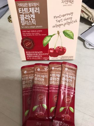 자연에온 가득담은 몽모랑시 타트체리 콜라겐 젤리스틱 — 5점을 준 리뷰어가 2020년 12월 올린 사용 사진