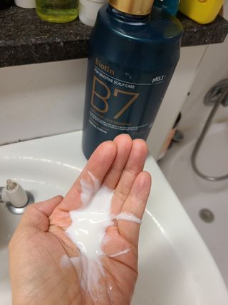 [포레스트스토리] 탈모증상완화 샴푸 1,000ml — 5점을 준 리뷰어가 2022년 3월 올린 사용 사진
