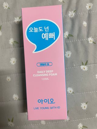 IO 아이오 오늘도 넌 예뻐 - 데일리딥 클렌징폼 — 5점을 준 리뷰어가 2021년 2월 올린 사용 사진