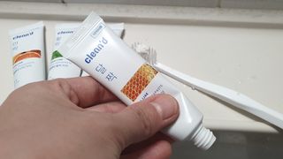 주식회사 클린디 [클린디] 파우치에 쏙 넣어 밖에서도 치아건강🦷 챙기기 [맞춤 칫솔 + 치약  + 파우치 구성] — 5점을 준 리뷰어가 2021년 12월 올린 사용 사진