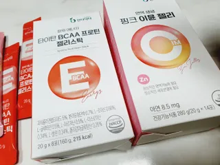 인디닥터 면역 생생 핑크 이뮨 젤리 + 타이탄 BCAA 프로틴 젤리스틱 — 4점을 준 리뷰어가 2022년 3월 올린 사용 사진