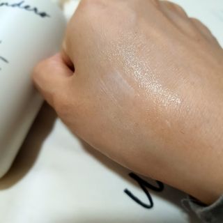 [위켄더스] 끈적임 없이 수분감을 채워주는 핸드& 바디로션 1종 랜덤발송 — 5점을 준 리뷰어가 2022년 5월 올린 사용 사진