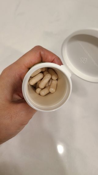라엘 밸런스 3종 (질 건강 리스펙타 프로바이오틱스, 월경케어 보라지유, 요로건강 크랜베리) 랜덤 증정 1개 — 5점을 준 리뷰어가 2022년 12월 올린 사용 사진