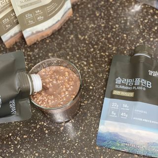 일일하우 슬리밍 플랜B 고소한 귀리맛, 진한 카카오맛 (체중조절식) — 5점을 준 리뷰어가 2023년 8월 올린 사용 사진