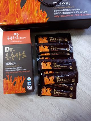 젤리드림 [젤리스틱 3종] 홍삼흑마늘, 동충하초, 석류콜라겐 — 5점을 준 리뷰어가 2022년 9월 올린 사용 사진