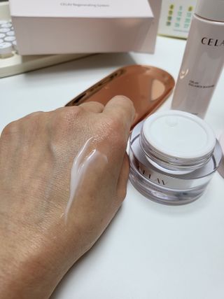 프리마인 제품력은 일단 써보면 느껴지는 물빛윤광으로 설명할게요. 100만원의 주인공을 찾습니다 — 5점을 준 리뷰어가 2023년 6월 올린 사용 사진