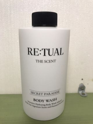 레츄얼 더 센트 바디워시 시크릿 파라다이스(500ml) — 5점을 준 리뷰어가 2022년 7월 올린 사용 사진
