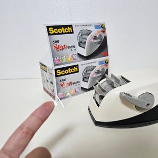 3M 스카치 원터치 테이프 디스펜서 커터기 오렌지/블랙 + 초강력 다용도 테이프 8매 — 5점을 준 리뷰어가 2024년 4월 올린 사용 사진