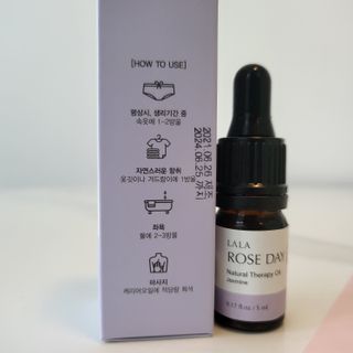 라라로즈데이 시즌2 천연 아로마오일 Y존 케어 속옷향수 이너퍼퓸 5ml  여성의 자존감을 UP시키자 — 3.5점을 준 리뷰어가 2021년 10월 올린 사용 사진