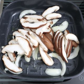 마에스트로 엑스트라버진 올리브 유 마에스트로 엑스트라버진 스페인 올리브유 — 5점을 준 리뷰어가 2022년 4월 올린 사용 사진