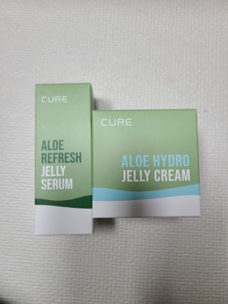 김정문알로에 큐어 큐어 알로에 리프레쉬 젤리 세럼, 큐어 알로에 하이드로 젤리 크림 — 5점을 준 리뷰어가 2021년 3월 올린 사용 사진