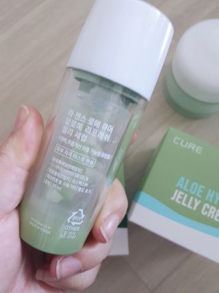 김정문알로에 큐어 큐어 알로에 리프레쉬 젤리 세럼, 큐어 알로에 하이드로 젤리 크림 — 5점을 준 리뷰어가 2021년 2월 올린 사용 사진