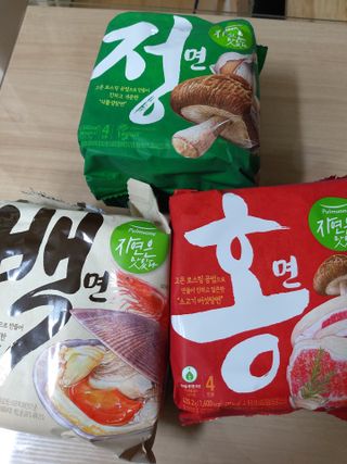 [풀무원] 자연은맛있다 정면, 백면, 홍면  세트 — 5점을 준 리뷰어가 2021년 4월 올린 사용 사진