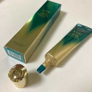 [NEW 탄력유턴 아이크림] AHC 유스 래스팅 리얼 아이크림 포 페이스 — 4점을 준 리뷰어가 2021년 3월 올린 사용 사진
