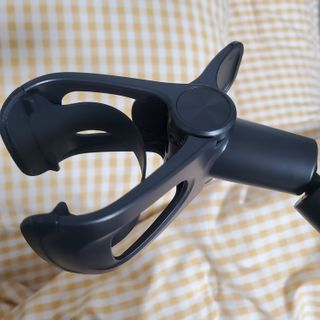 맥스퍼 단단한 집게형 침대 휴대폰 자바라 거치대 — 5점을 준 리뷰어가 2021년 12월 올린 사용 사진
