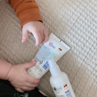 mom e 맘이 내추럴 베이비 케어 크림+바디오일 — 5점을 준 리뷰어가 2021년 1월 올린 사용 사진
