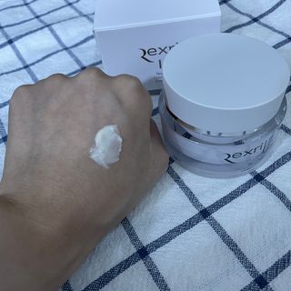 렉스리 크리에이티브 크림  Rexri Creative Cream — 4.5점을 준 리뷰어가 2021년 10월 올린 사용 사진