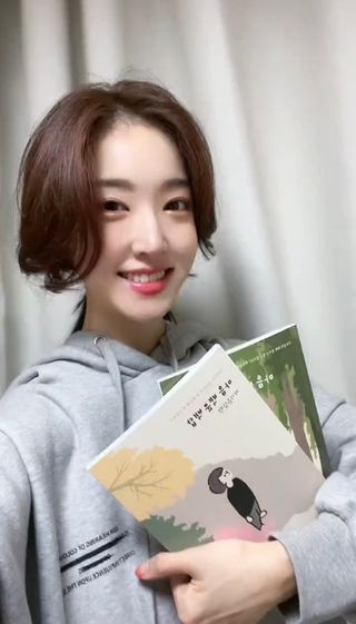 워터멜론컴퍼니 마음 백문 백답 / 가족 연애 진로 결혼 부모님 친구 우정 문답100문 100답 — 5점을 준 리뷰어가 2022년 11월 올린 사용 사진