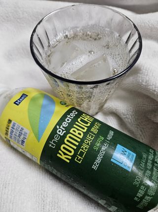 더그레잇티 콤부차 [매일유업] 더그레잇티 44kcal 콤부차 300ml *12개입 (오리지널 6개+베리리치 6개) — 5점을 준 리뷰어가 2023년 8월 올린 사용 사진