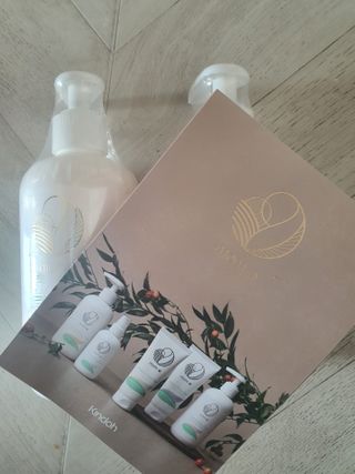 mom e 맘이 내추럴 베이비 케어 샴푸앤바스+로션 — 5점을 준 리뷰어가 2021년 1월 올린 사용 사진
