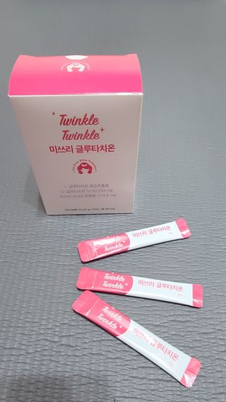 메디포스트 모비타 미쓰리 글루타치온 30포 — 5점을 준 리뷰어가 2022년 12월 올린 사용 사진