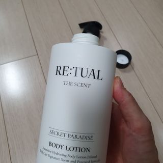 레츄얼 더 센트 바디로션 시크릿 파라다이스(500ml) — 4점을 준 리뷰어가 2022년 7월 올린 사용 사진