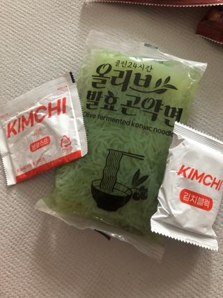 클린24시간 올리브발효곤약면 시원김치면 1세트-(3봉) — 5점을 준 리뷰어가 2024년 3월 올린 사용 사진