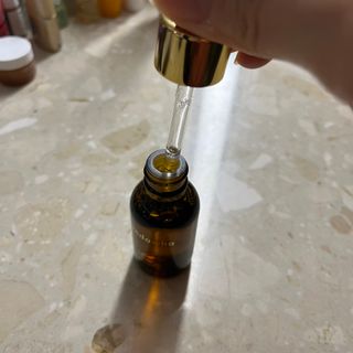 스킨큐어 산다화 비타민c 화이트닝 에센스 30ml — 5점을 준 리뷰어가 2023년 12월 올린 사용 사진