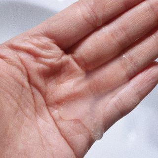 르핸스 퍼포밍 5 샴푸 비반트 포렛/베티버 포그 — 5점을 준 리뷰어가 2023년 2월 올린 사용 사진
