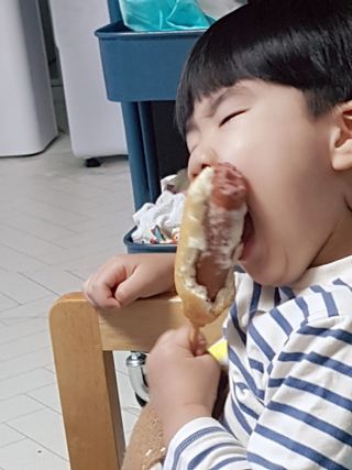 오마뎅 한우핫도그 — 5점을 준 리뷰어가 2021년 6월 올린 사용 사진