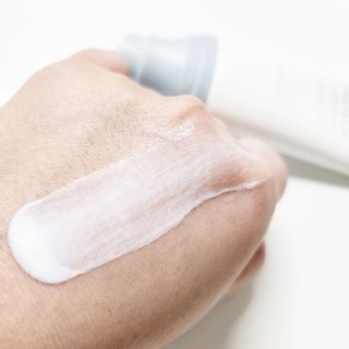 [스킨1004] 마다가스카르 센텔라 히알루-시카 워터핏 선세럼 50ml — 5점을 준 리뷰어가 2024년 5월 올린 사용 사진