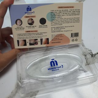 미라클풋 유리발각질제거기 물없이 쓱싹쓱싹 몇번만에 발각질 완벽제거 — 5점을 준 리뷰어가 2021년 8월 올린 사용 사진