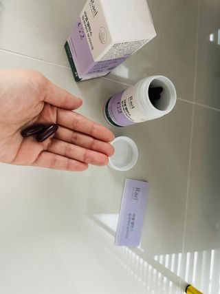 라엘 밸런스 3종 (질 건강 리스펙타 프로바이오틱스, 월경케어 보라지유, 요로건강 크랜베리) 랜덤 증정 1개 — 4점을 준 리뷰어가 2022년 12월 올린 사용 사진