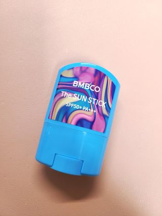 비엠비코 [썸머케어] 퀸79 노블 골드 아쿠아크림+더 선스틱 SPF50+PA+++ — 5점을 준 리뷰어가 2021년 5월 올린 사용 사진