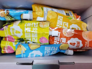 참앤들황토농원 10가지 맛, 입맛대로 스페셜하게~ 가볍게 한 포 땡! 곤약젤리 스페셜 패키지 130ml x 30포 — 5점을 준 리뷰어가 2022년 12월 올린 사용 사진