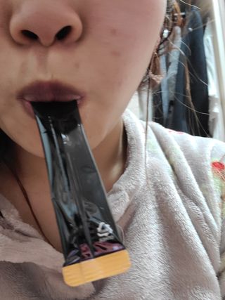 짜먹는 이지견과 짜먹는 이지아몬드, 짜먹는 이지허니피넛, 짜먹는 이지캐슈넛 각 10g X  10포 — 5점을 준 리뷰어가 2021년 2월 올린 사용 사진