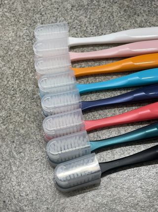 펙트럼 안티박 프리미엄 칫솔 8개입 — 5점을 준 리뷰어가 2024년 1월 올린 사용 사진
