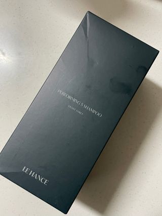 르핸스 퍼포밍 5 샴푸 비반트 포렛/베티버 포그 — 4점을 준 리뷰어가 2023년 2월 올린 사용 사진