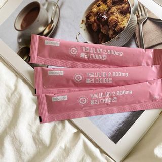 주식회사 얼굴반쪽 [얼굴반쪽 가르시니아 2,800mg] x 14포 1주 젤리 다이어트 보조제 체지방감소 — 5점을 준 리뷰어가 2021년 10월 올린 사용 사진