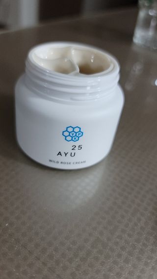 AYU25[아유트웬티파이브]다마스크로즈워터 베이스 천연 수분 촉촉 크림 — 5점을 준 리뷰어가 2021년 4월 올린 사용 사진