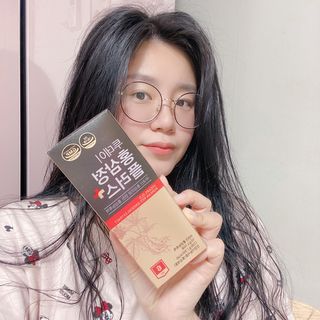 서울약사신협_투데이홍삼정플러스스틱_10g x 30포 — 5점을 준 리뷰어가 2021년 2월 올린 사용 사진