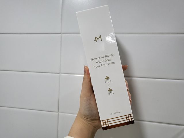[엠메이데이] 샤워인샤워 화이트 바디 톤업크림 300g 리뷰 사진