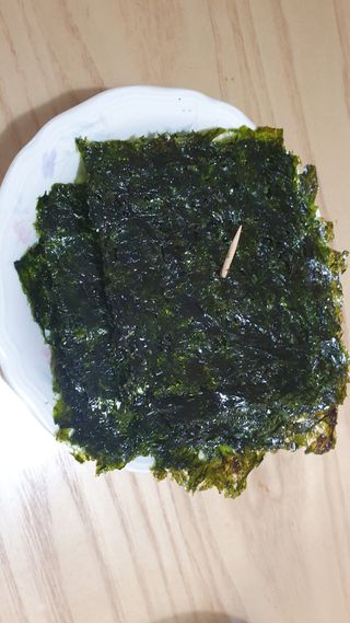 [해림맛김] 들기름에 구운 바삭바삭 김 4종 세트 + 1종 랜덤발송 총5개입 — 5점을 준 리뷰어가 2021년 2월 올린 사용 사진