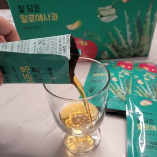 서울약사신협 잘 담은 알로애사과_70ml x 30포 — 5점을 준 리뷰어가 2021년 10월 올린 사용 사진