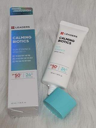 리더스코스메틱 리더스 카밍 바이오틱스 선 에센스 SPF 50+ PA++++ — 5점을 준 리뷰어가 2022년 8월 올린 사용 사진