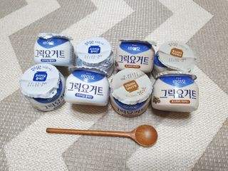 매일바이오 그릭요거트 오리지널 플레인 4개, 로스터리 커피믹스 4개 — 5점을 준 리뷰어가 2021년 12월 올린 사용 사진