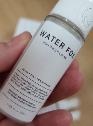 가치 WATERFOX(워터폭스)-엑토인시카.비옴 하이 워터크림 20ML — 5점을 준 리뷰어가 2023년 2월 올린 사용 사진
